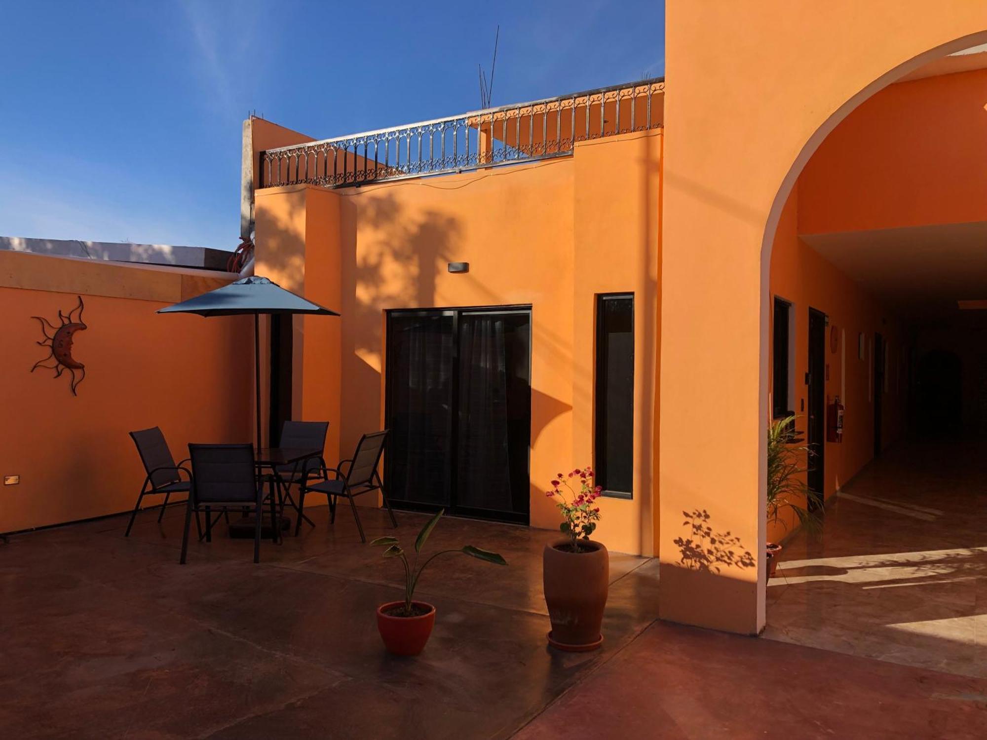 Tres Iguanas Apart Hotel - New, Cozy & Spacious Flats, Short Walk To Beach Loreto  Eksteriør billede