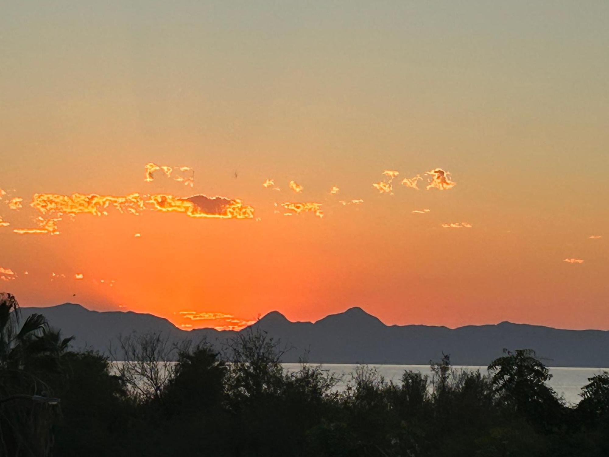 Tres Iguanas Apart Hotel - New, Cozy & Spacious Flats, Short Walk To Beach Loreto  Eksteriør billede