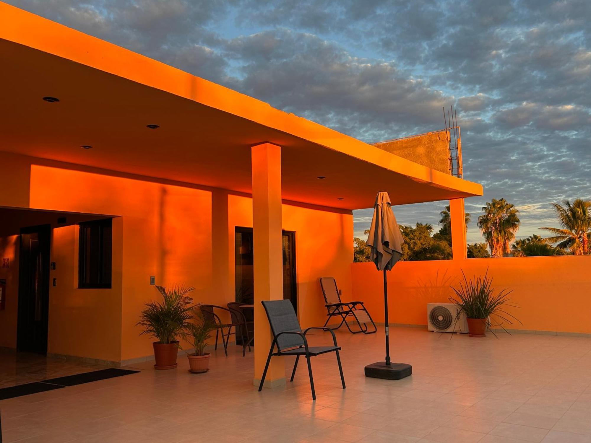 Tres Iguanas Apart Hotel - New, Cozy & Spacious Flats, Short Walk To Beach Loreto  Eksteriør billede